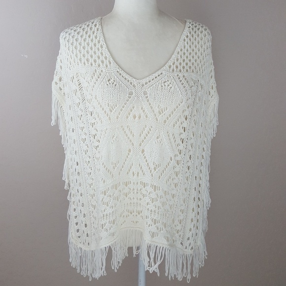 H&M - Cream Crochet‎ Poncho - Picture 2 of 5